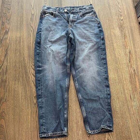 American Eagle Curvy Mom Jeans High-Rise Strigid Denim Medium Wash Blue Size 6 - Picture 1 of 12